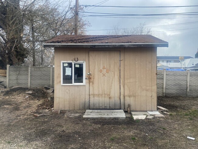 Building Photo - 856 S 900 W