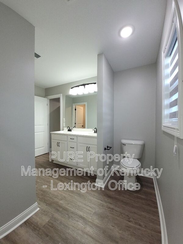Building Photo - 521 Sapphire Dr