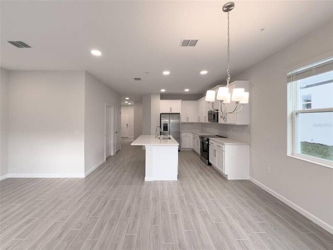 Building Photo - 640 Pothos St