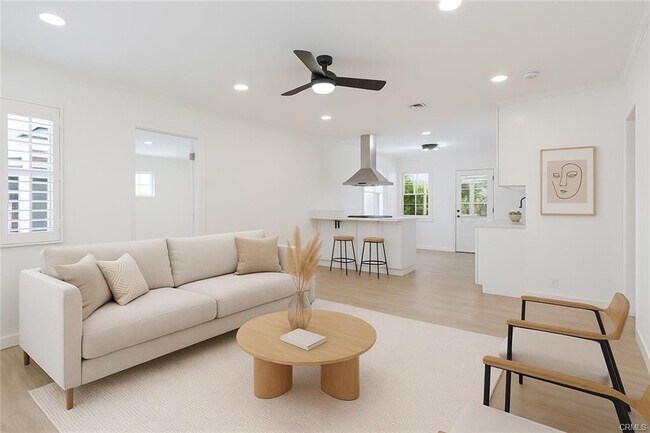 Building Photo - 8108 Lemona Ave