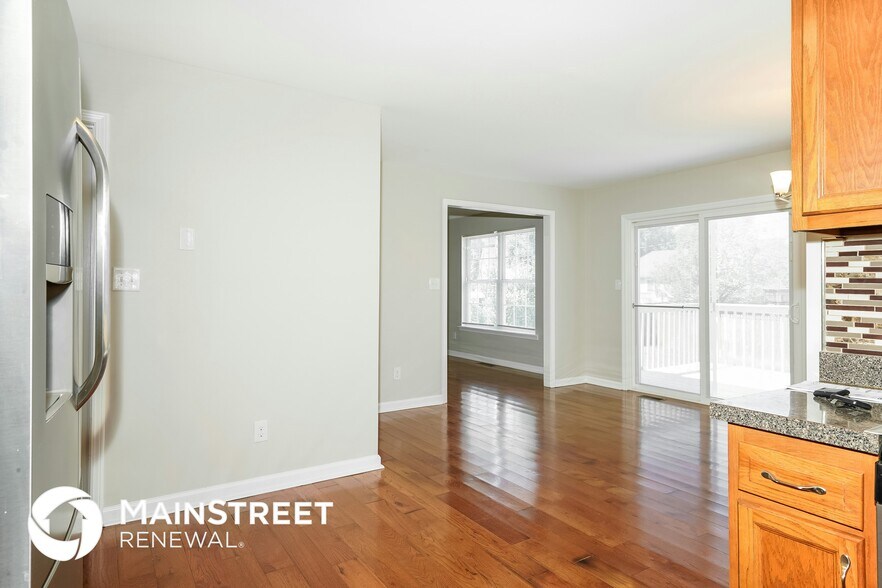 Building Photo - 117 Lansdowne Dr