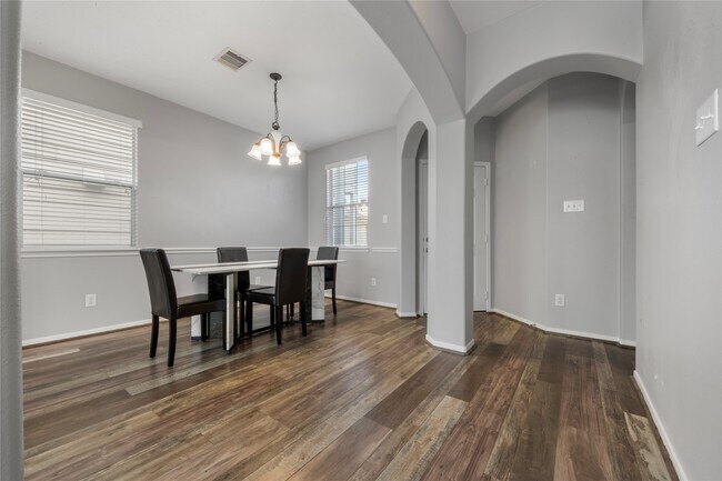Building Photo - 6354 Wilshire Ridge