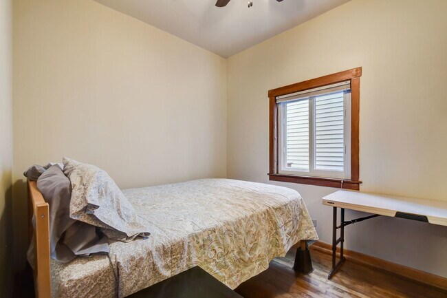 Building Photo - 4451 N Tripp Ave