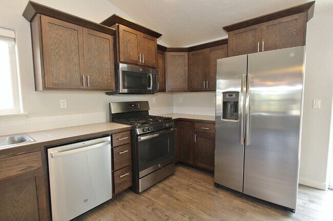 Building Photo - Clean Single-Level Home in Quiet Neighborhood