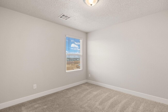 Building Photo - 4022 Silver Springs Road NE