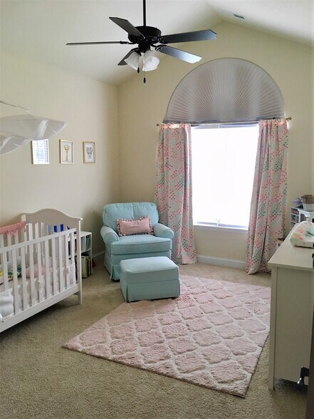 Building Photo - 7571 Villa Ct