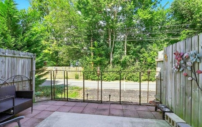 Building Photo - Modern 2 Bedroom, 1.5 Bath Townhome in New Cumberland, PA!