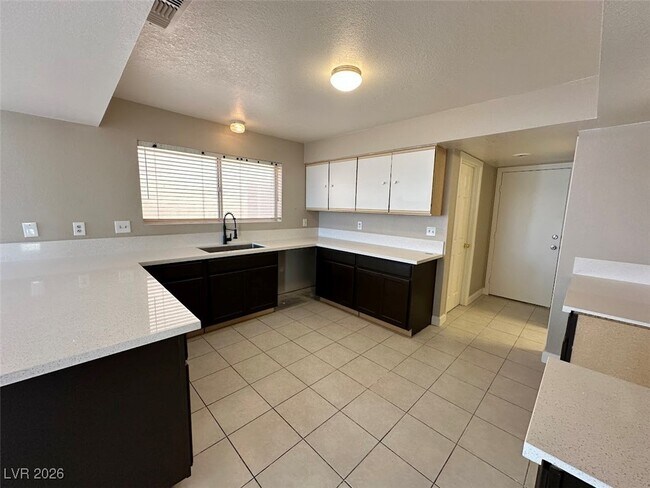 Building Photo - 120 Clifton Heights Dr