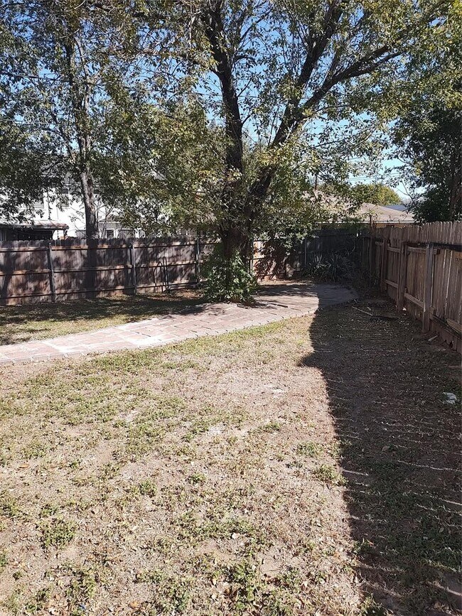 Building Photo - 1208 Gingerlily Cove