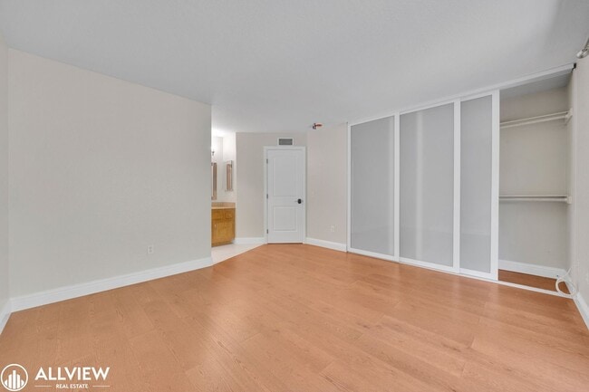 Building Photo - Gated Cimarron 3 Bed/ 2 Bath Home with Garage & Community Amenities