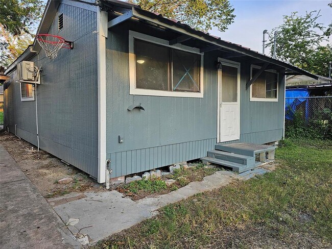 Building Photo - 7808 Bauman Rd