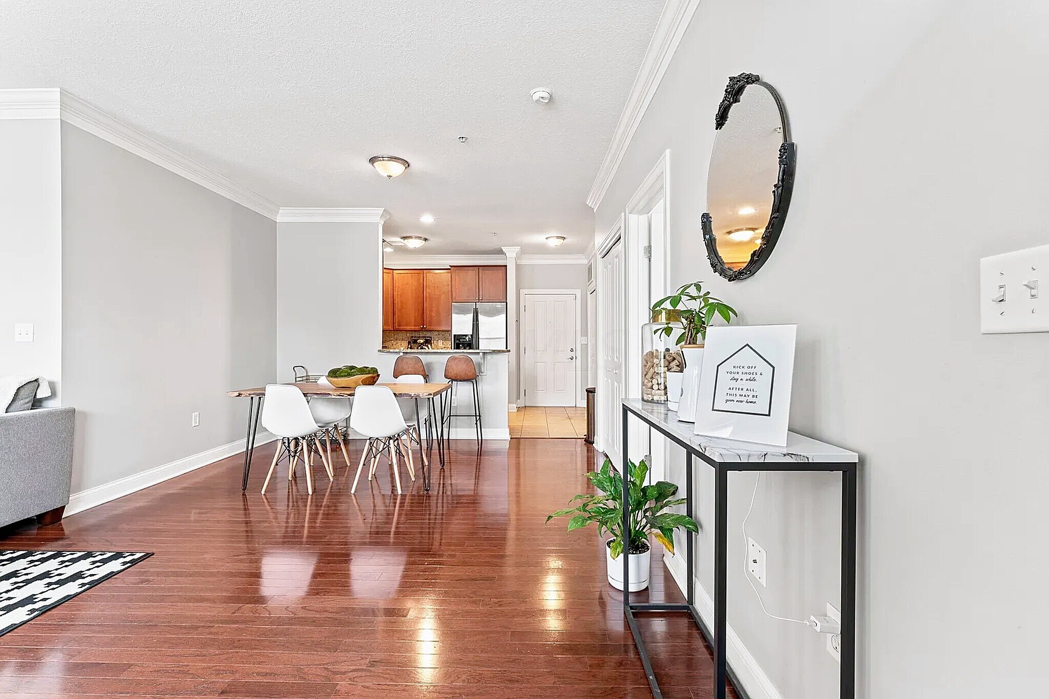 Entryway - 515 W 1st Ave