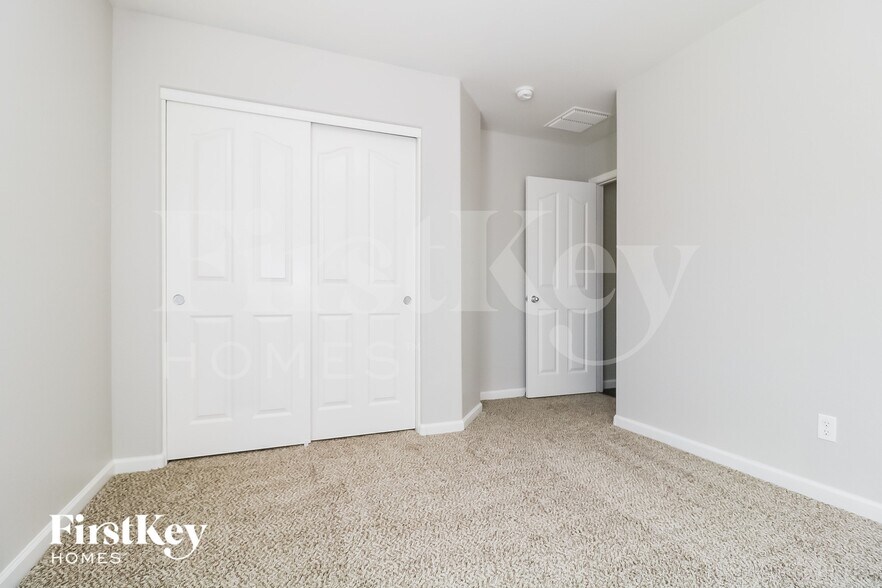 Building Photo - 19614 W Morning Glory St