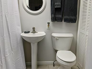 Building Photo - 710 Ribaut Rd