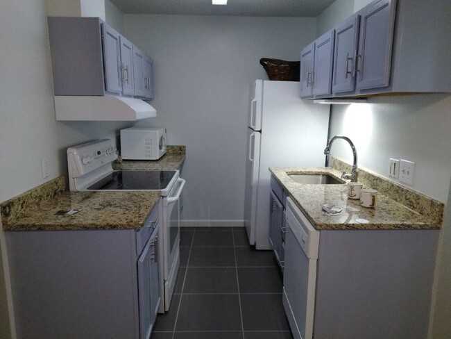 Building Photo - Cherry Creek Schools, 2 bed, 1 bath, 900 s...