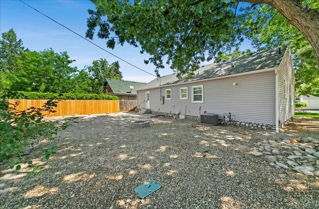 Building Photo - 1605 S Colorado Ave