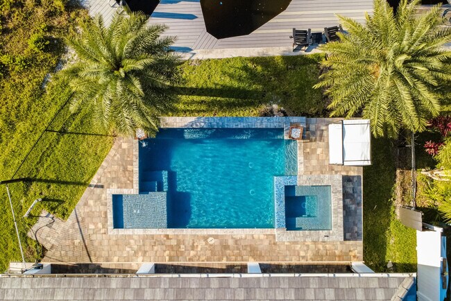 Building Photo - 3611 Gulfstream Pkwy