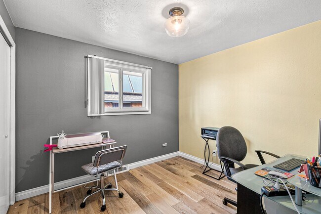 Building Photo - Great Location in Lakewood!