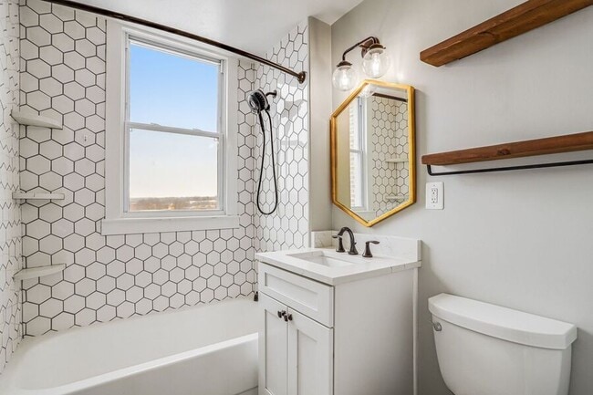 Building Photo - 1725 Lanier Pl NW