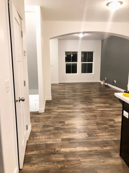 Kitchen, dining, family rooms - 329 N 680 E