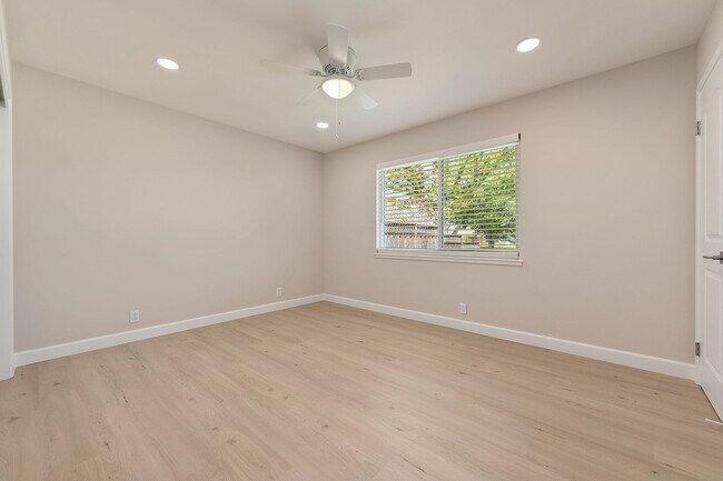 Building Photo - Remodeled 3BD/2BA Home with Award Winning Schools!
