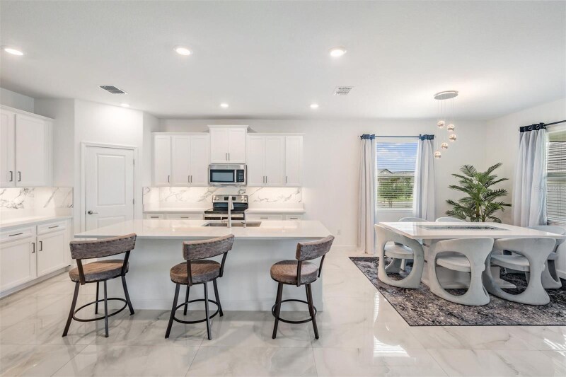 Building Photo - 10381 Tupper Cay Dr