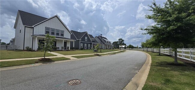 Building Photo - 326 Barrow Ln