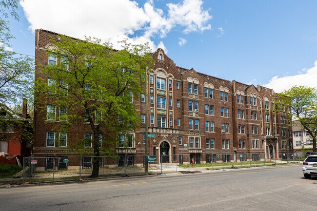 Building Photo - 329 Holbrook Ave