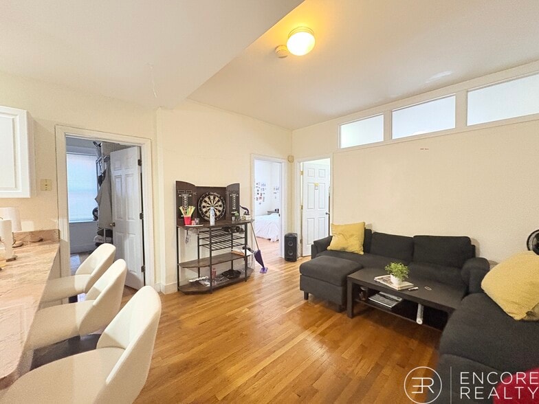 Building Photo - 153 Saint Paul St