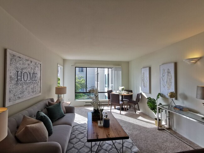 Building Photo - One Bedroom Condo Available in Watergate C...