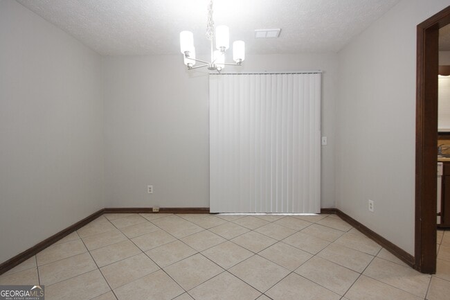 Building Photo - 948 Waverly Ct