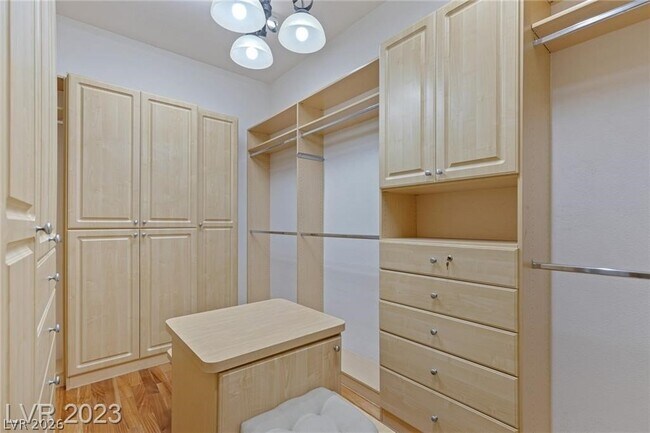 Building Photo - 1447 Foothills Village Dr