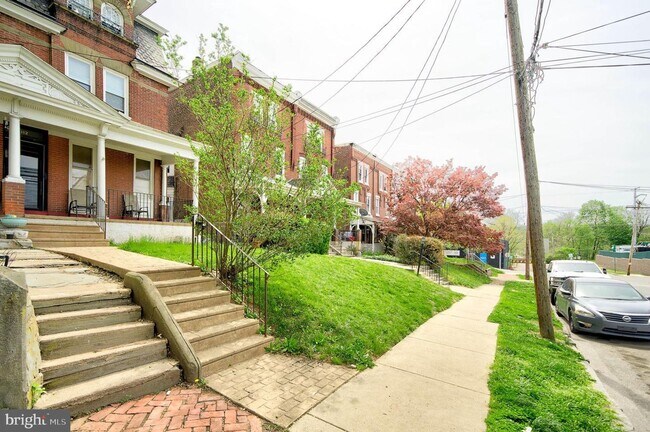Building Photo - 112 Haws Ave