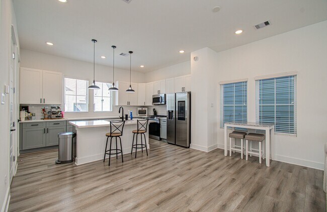 Building Photo - 8325 Springwood Crk Ln