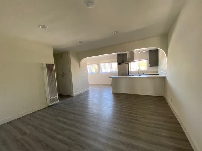 Building Photo - 4000 Sequoia St