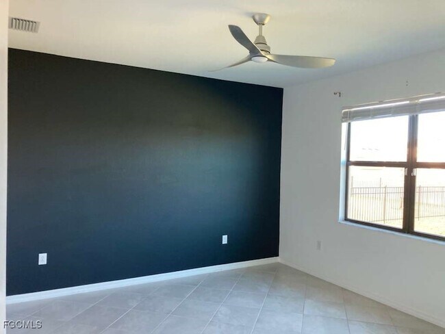 Building Photo - 3261 Altimira Dr