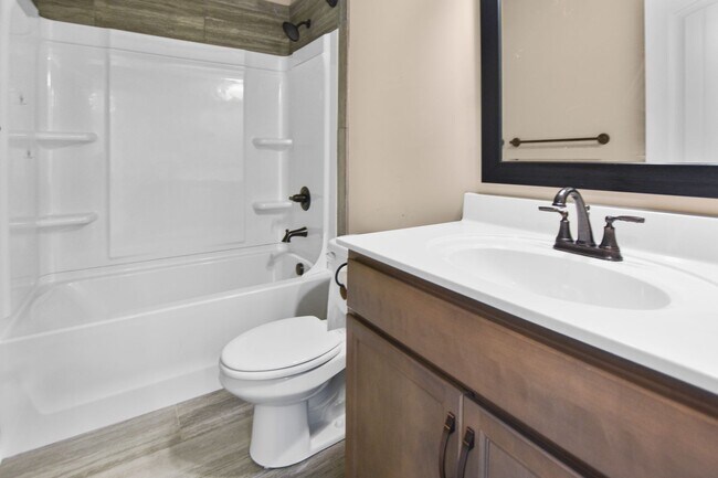 Building Photo - Pet Friendly Four Bedroom!
