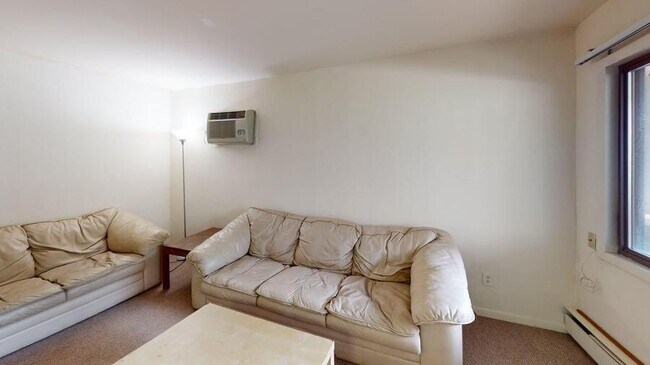 Building Photo - 839 Tappan-839-1