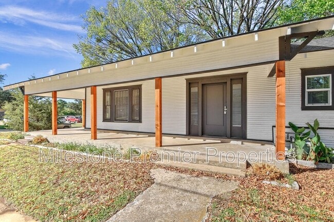 Building Photo - 1115 S Rusk Ave