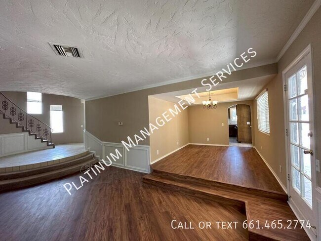Building Photo - 404 Fairway Dr