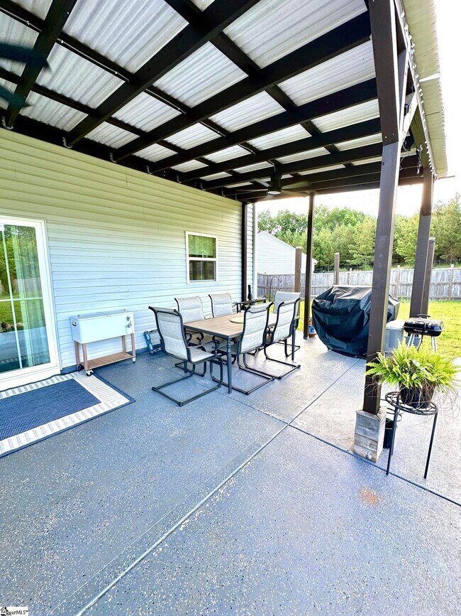Building Photo - 304 Wyngate Ct