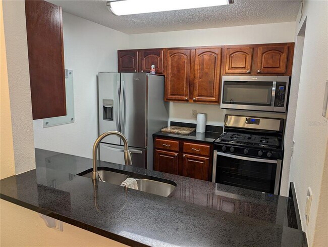 Building Photo - 2077 Dixie Belle Dr