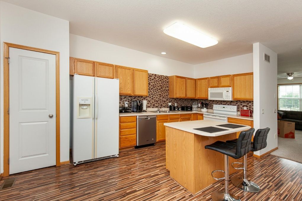 Building Photo - 1012 NE Kamies Ln