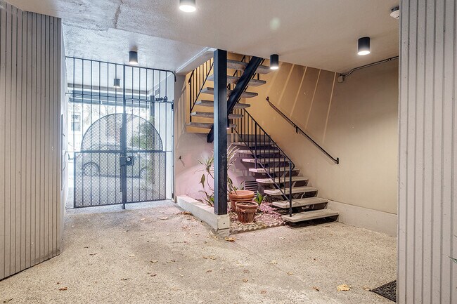 Building Photo - 2101 Baker St