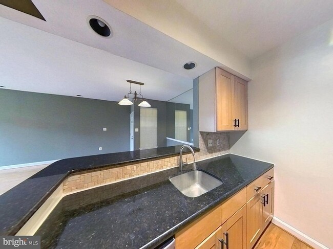 Building Photo - 5917 Barbados Pl