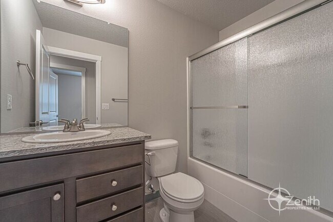 Building Photo - 4904 NE 2nd Ct