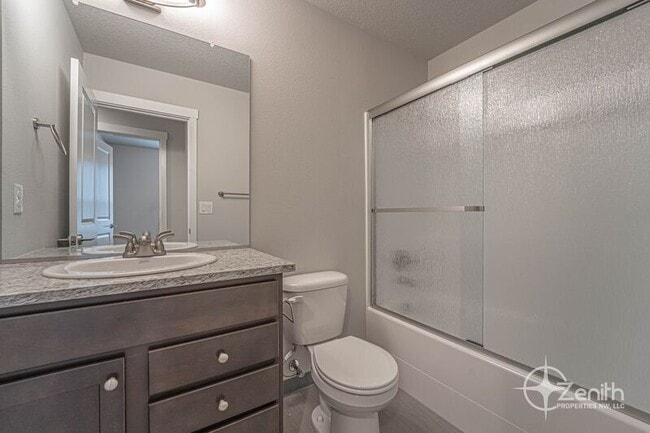 Building Photo - 4908 NE 2nd Ct