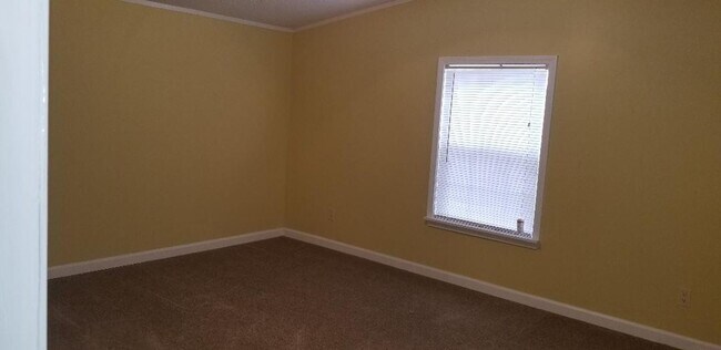 Building Photo - 169 Brentwood Ln