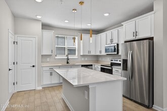 Building Photo - 1093 Farwell St