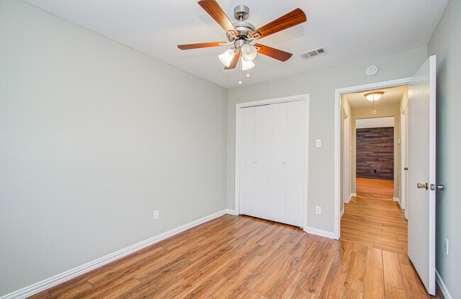 Building Photo - 10546 Rippling Fields Dr